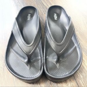 Mad Love | Shoes | Mad Love Black Sammy Flip Flop Sandal Contoured Footbed  Women Size New No Box | Poshmark